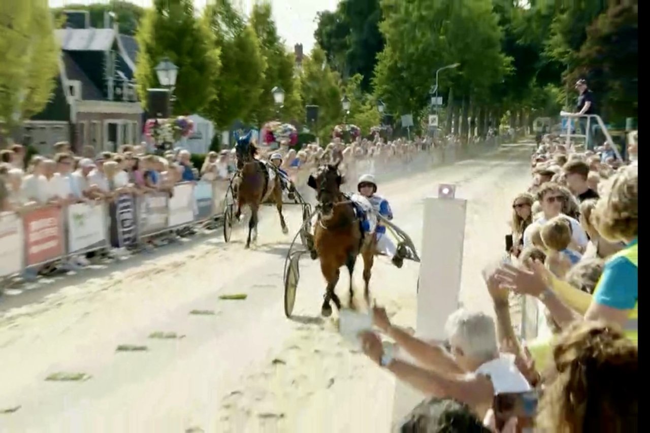 Omar Schermer verslaat in Middenbeemster Noillusion.