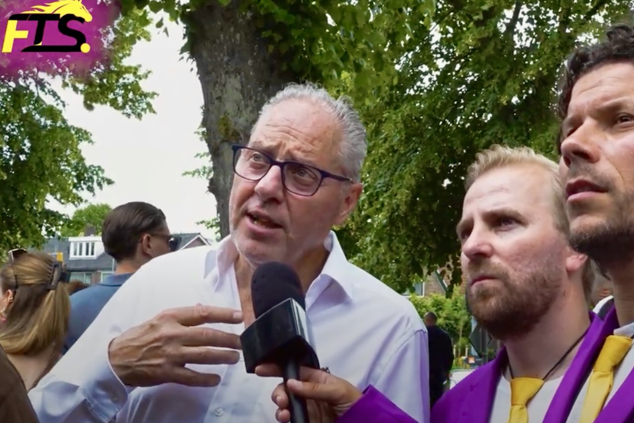 Bert van Dooyeweerd met Ruiter en Snuiter.